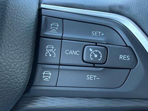 New 2025 Jeep Grand Cherokee L Altitude image 17