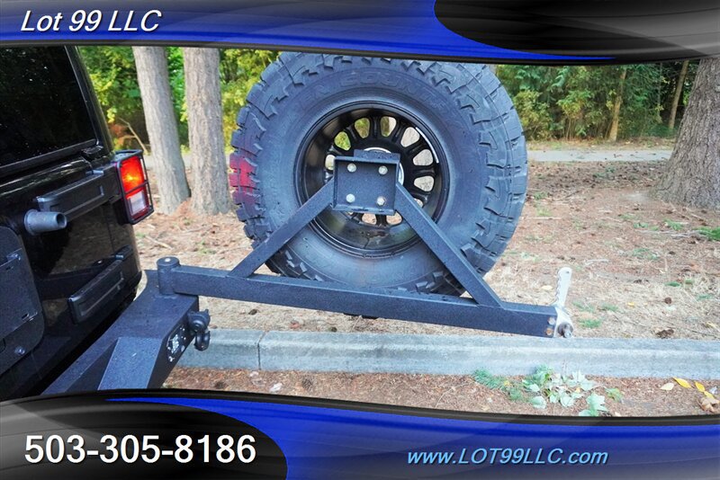 Used 2017 Jeep Wrangler Unlimited Sahara AWD/4WD image 16