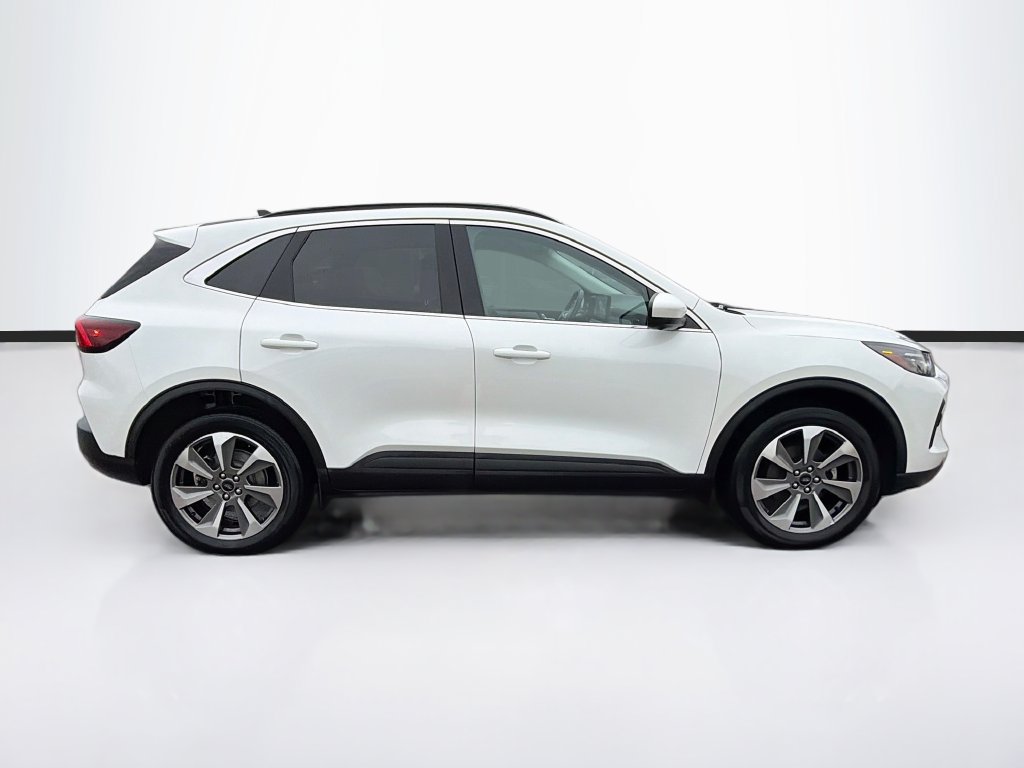 Used 2024 Ford Escape Platinum AWD/4WD image 4