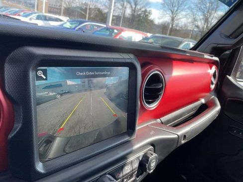 Used 2022 Jeep Gladiator Rubicon w/ Cold Weather Group image 16