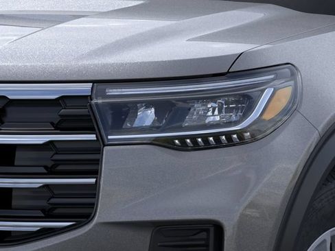 New 2026 Ford Explorer Active RWD image 21