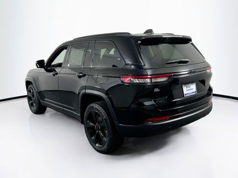 Used 2023 Jeep Grand Cherokee Altitude image 7