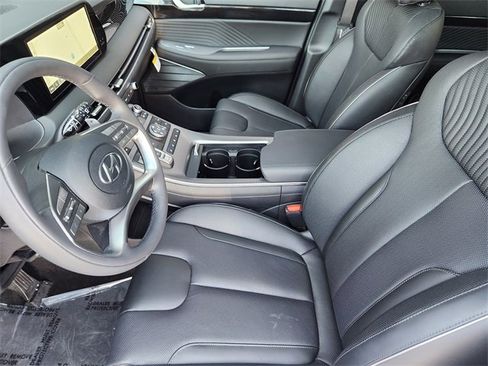 Used 2025 Hyundai Palisade Calligraphy image 9