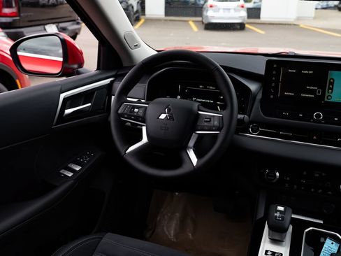 New 2026 Mitsubishi Outlander SE AWD/4WD image 9