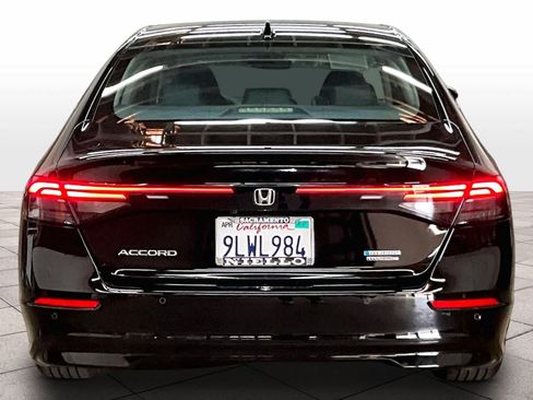 Used 2024 Honda Accord Touring image 7