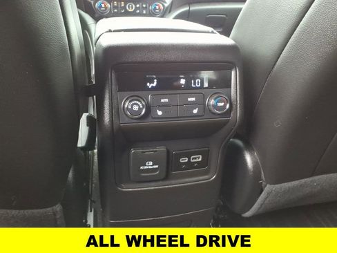 Used 2023 GMC Acadia SLT w/ Technology Package image 11