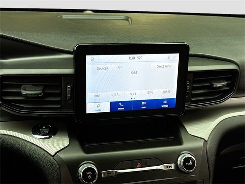 Used 2020 Ford Explorer XLT image 21