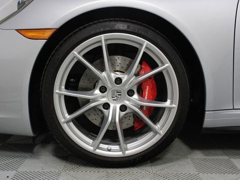 Certified 2018 Porsche 911 Carrera 4S image 30
