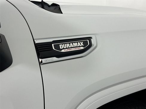 Used 2020 GMC Sierra 1500 SLT w/ Driver Alert Package II AWD/4WD image 38