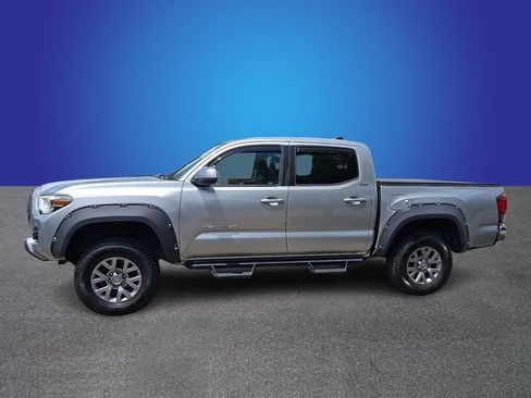 Used 2019 Toyota Tacoma SR5 RWD image 7
