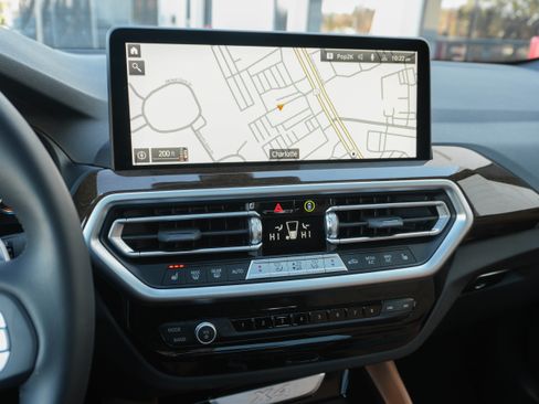 Certified 2025 BMW X4 xDrive30i image 22