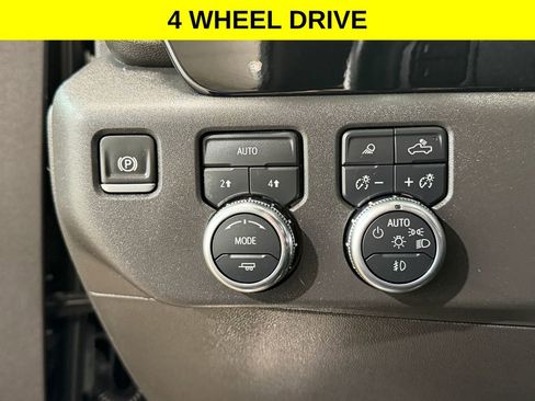 Used 2025 GMC Sierra 1500 SLT AWD/4WD image 2
