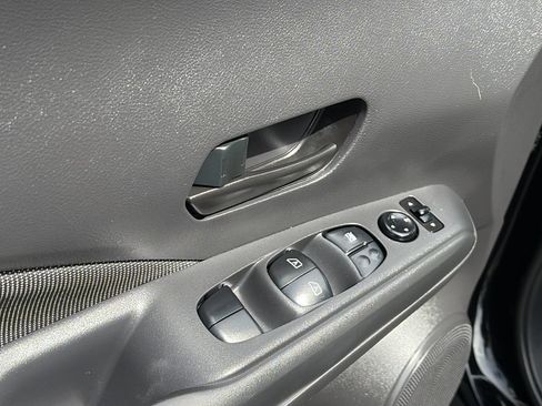 Used 2020 Nissan Kicks S FWD image 16