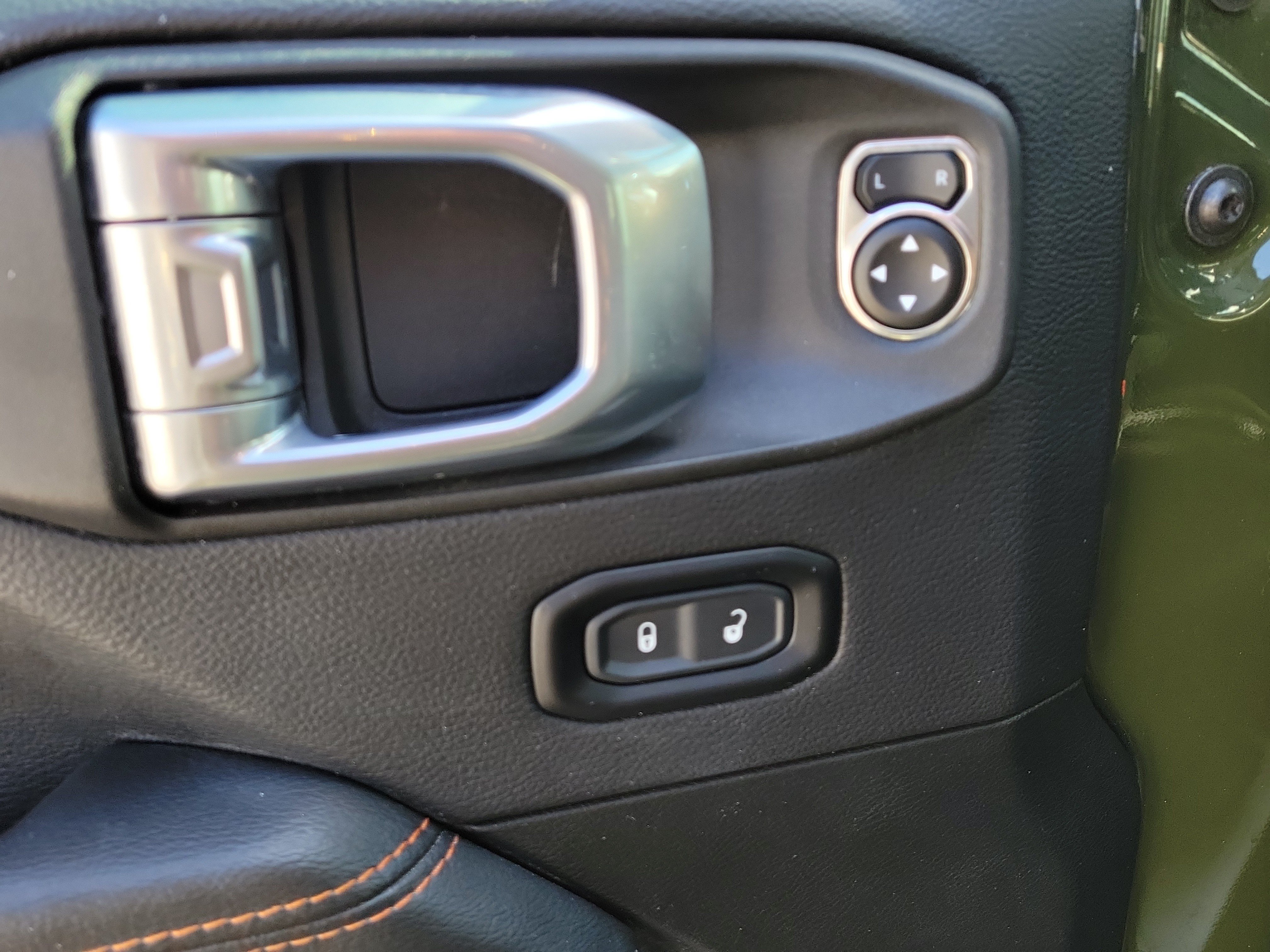 Used 2022 Jeep Gladiator Mojave w/ LED Lighting Group AWD/4WD image 13