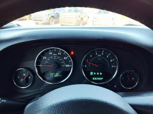 Used 2018 Jeep Wrangler Sahara w/ Connectivity Group image 25