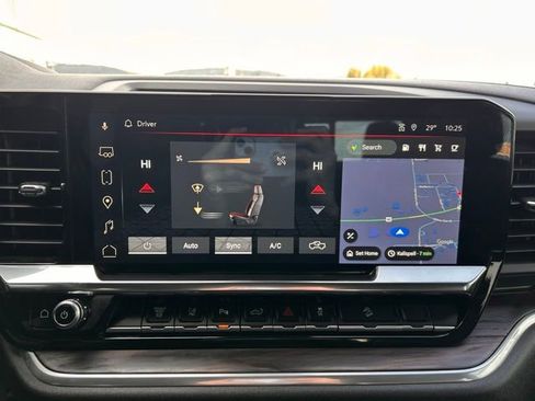 Used 2025 GMC Sierra 3500 SLT w/ SLT Premium Package image 16