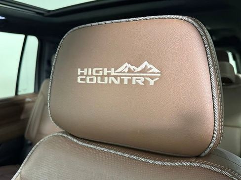 Used 2023 Chevrolet Suburban High Country w/ Premium Package 2 RWD image 16