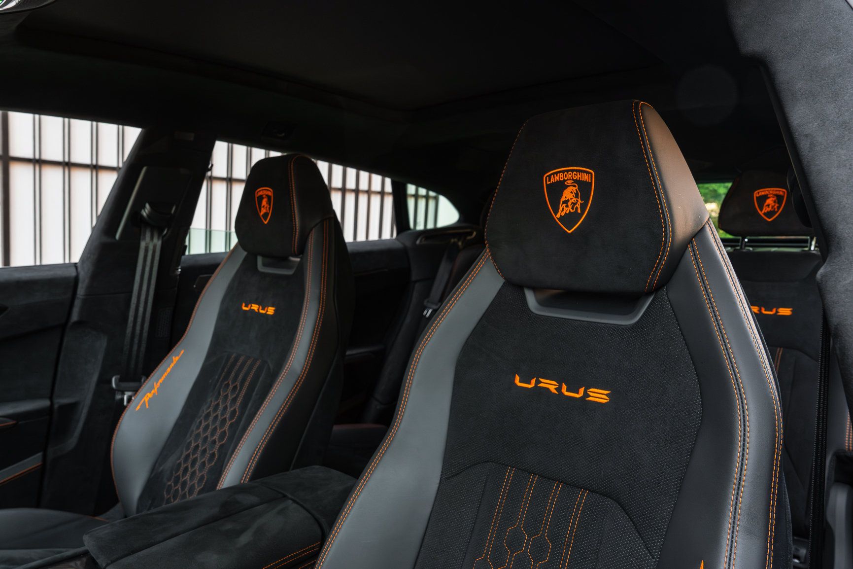 Used 2024 Lamborghini Urus Performante AWD/4WD image 37