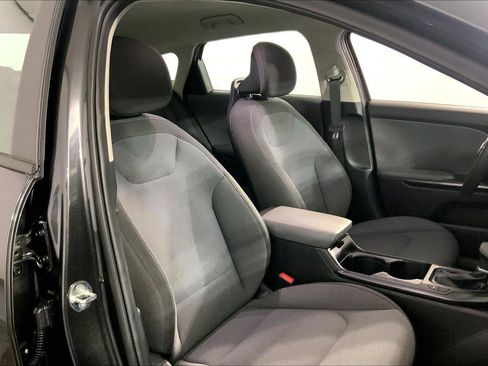 Used 2025 Kia K4 FWD image 7