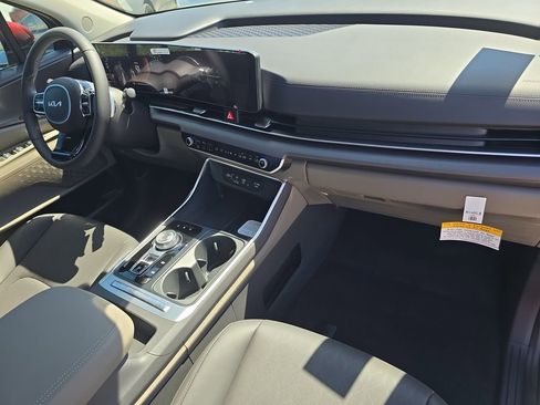 New 2026 Kia Carnival EX image 12