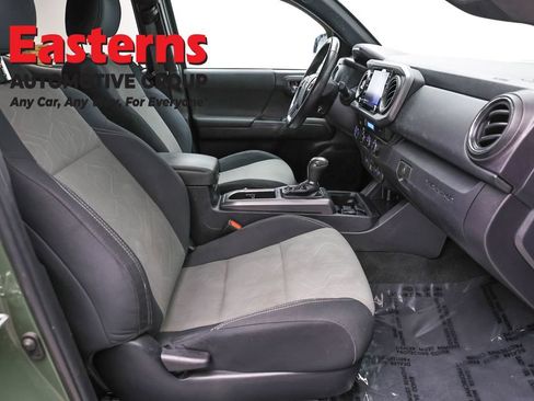 Used 2022 Toyota Tacoma TRD Sport AWD/4WD image 24