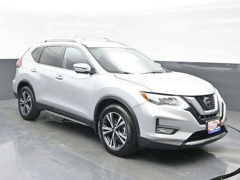 Used 2019 Nissan Rogue SV w/ Premium Package image 8