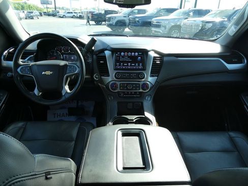 Used 2020 Chevrolet Suburban LT image 24