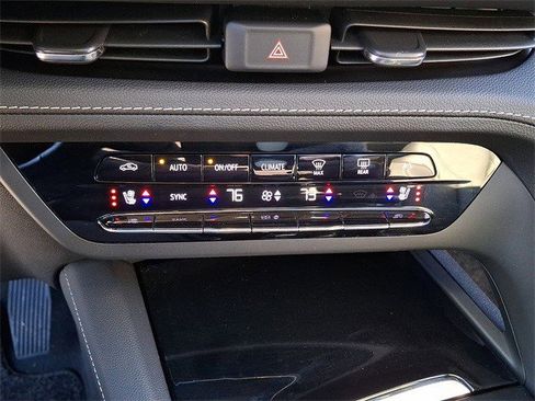 Certified 2023 Buick Envision Avenir image 16