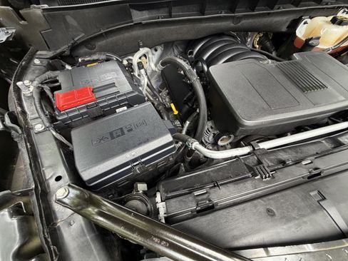 Used 2025 GMC Yukon Denali AWD/4WD image 44