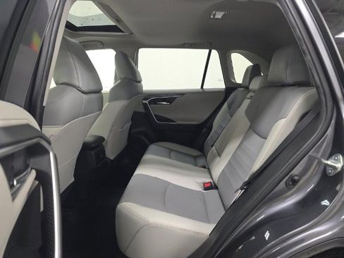 Used 2020 Toyota RAV4 Limited image 9