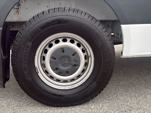 Used 2019 Mercedes-Benz Sprinter 144 image 10