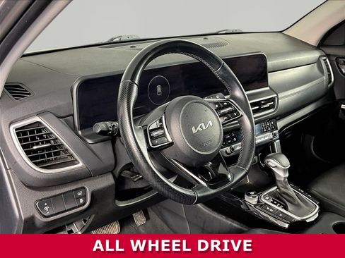 Certified 2024 Kia Seltos SX w/ SX Sunroof Package AWD/4WD image 15