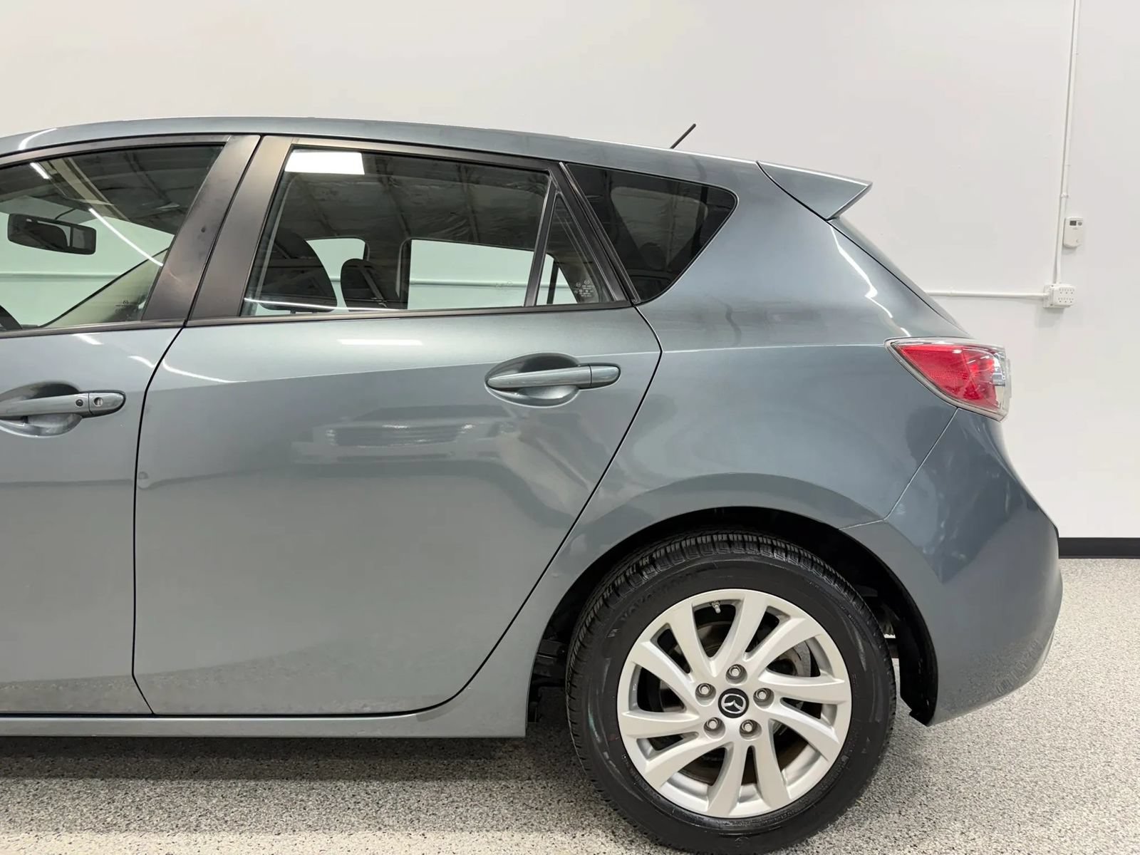 Used 2013 MAZDA MAZDA3 i Touring FWD image 7