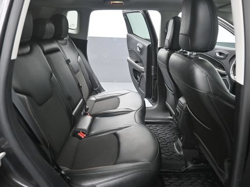 Used 2020 Jeep Compass Latitude AWD/4WD image 23