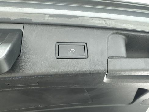 Used 2025 Volkswagen Atlas SEL AWD/4WD image 88