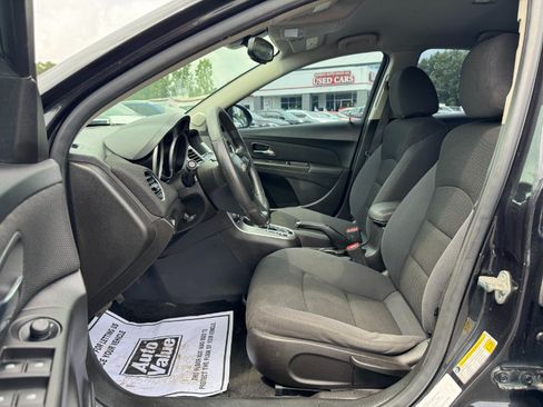 Used 2016 Chevrolet Cruze LT FWD image 15