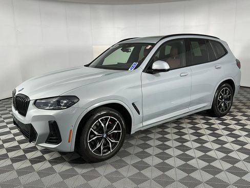 Used 2024 BMW X3 xDrive30i w/ Premium Package AWD/4WD image 4