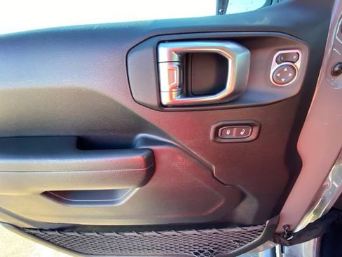 Used 2023 Jeep Wrangler Unlimited Rubicon image 18