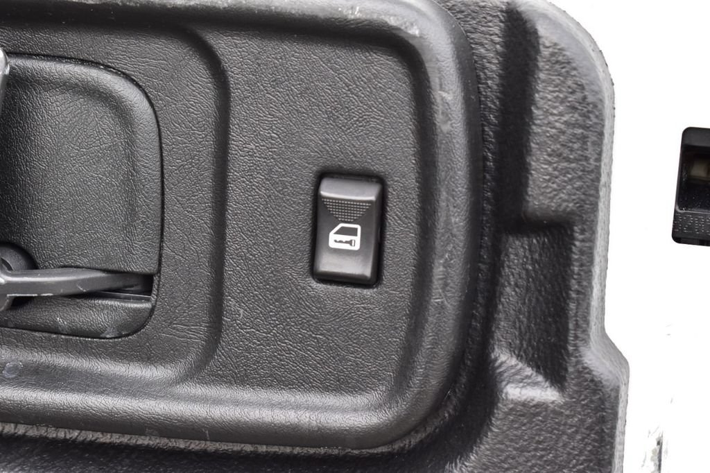 Used 2018 GMC Savana 2500 w/ Communications Package RWD image 24