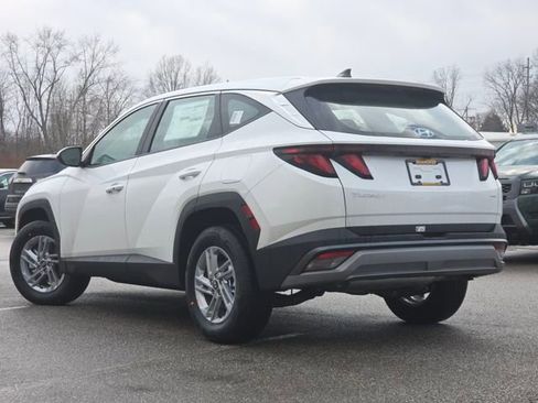 New 2026 Hyundai Tucson SE image 17