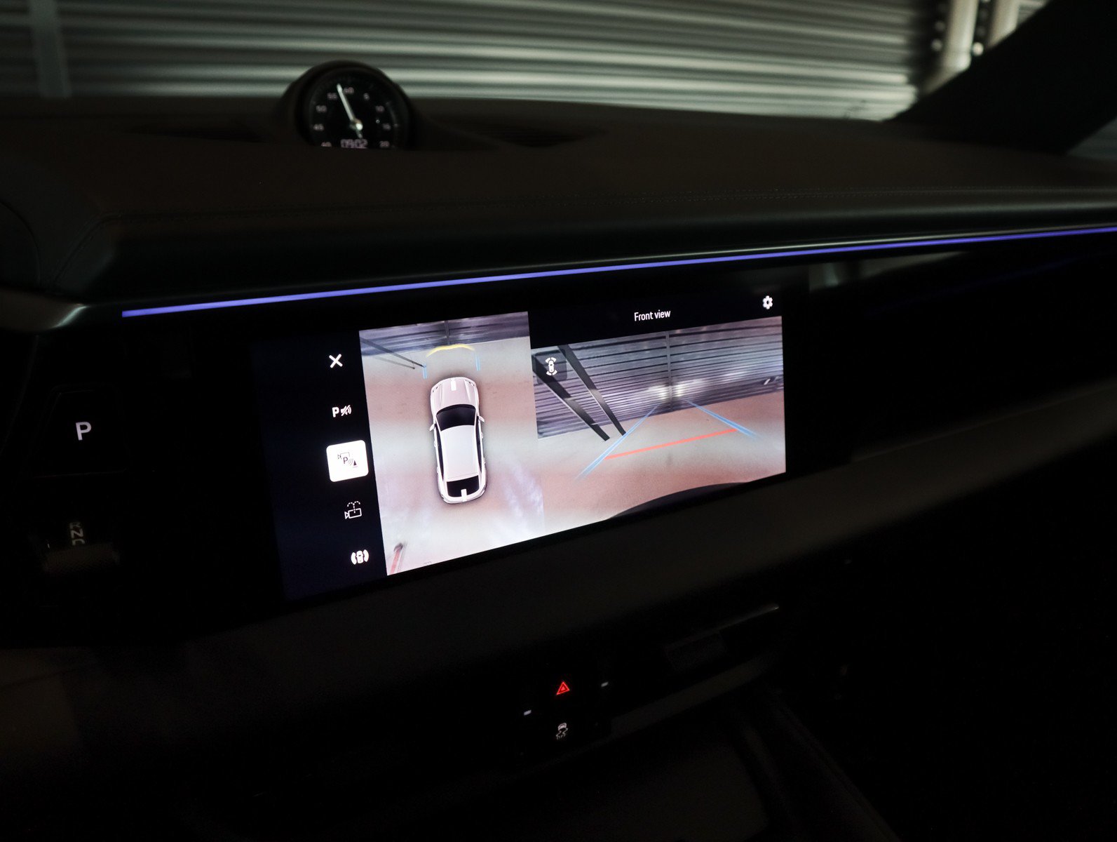 Certified 2024 Porsche Macan 4 Electric AWD/4WD image 19