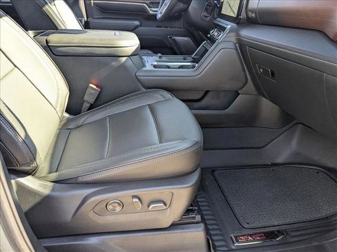 Used 2024 GMC Sierra 2500 Denali w/ Denali Reserve Package image 21