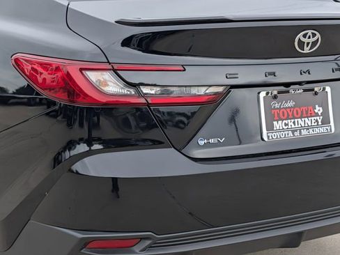 Used 2025 Toyota Camry SE FWD image 7