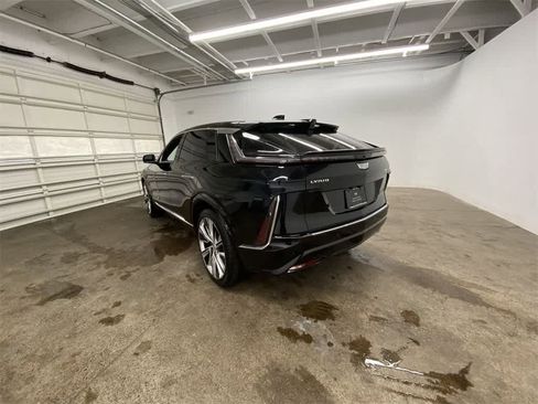 Certified 2024 Cadillac Lyriq Luxury w/ LPO, Floor Liner Package image 4