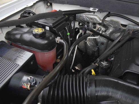 Used 2018 Chevrolet Silverado 3500 W/T RWD image 32