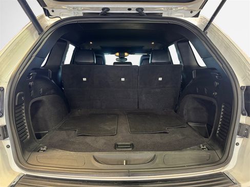 Used 2020 Jeep Grand Cherokee Limited image 25