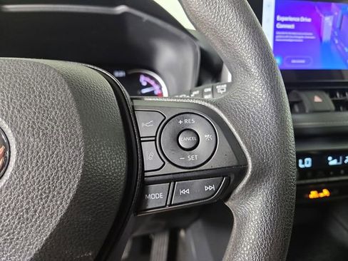 Used 2025 Toyota RAV4 XLE image 23