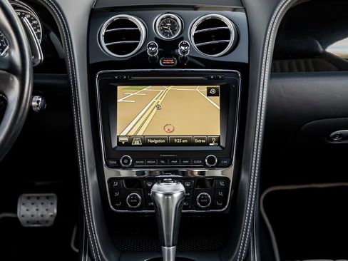 Used 2016 Bentley Continental GT image 23