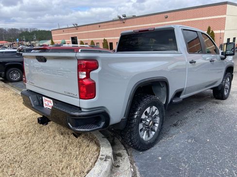 Used 2025 Chevrolet Silverado 2500 Custom w/ Custom Value Package image 2