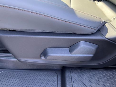 New 2025 Ford Explorer Active w/ Active Comfort Package image 41